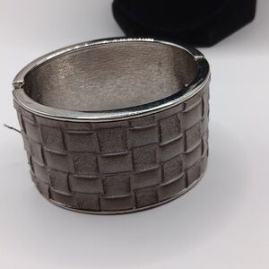 Hinged Clamper Bangle Bracelet Faux Leather Woven Gray Silver Tone Chunky